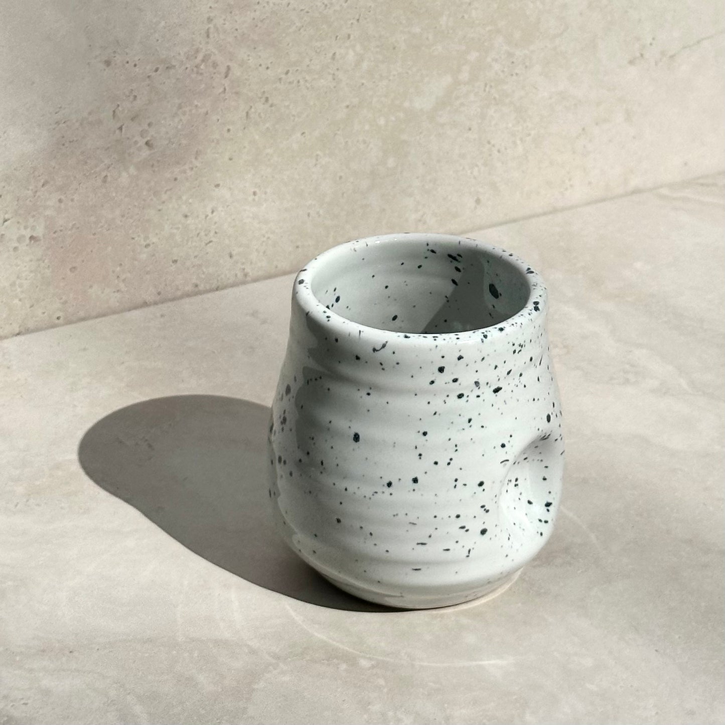 Juni Thumb Mug - White Granite
